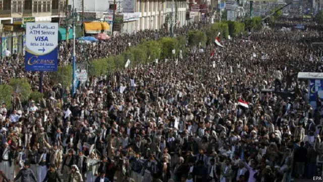 نظم المتظاهرون الحوثيون مسيرات في شوارع العاصمة صنعاء