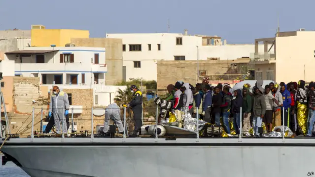 Спасенные мигранты