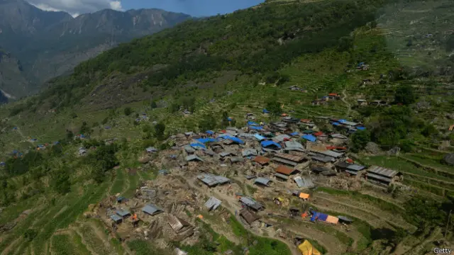 尼泊爾被地震破壞的偏僻村莊