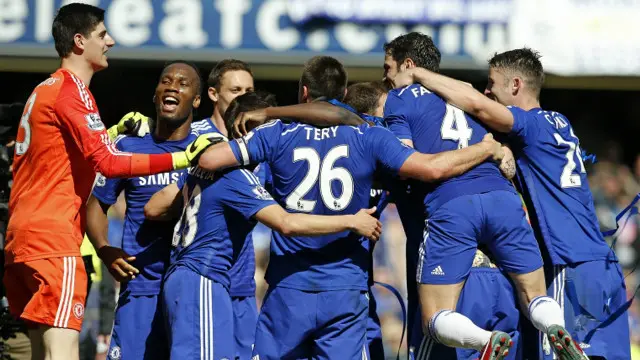 Chelsea đã thoán ngôi vô địch của Man City và trở thành nhà tân vô địch trước 3 vòng đấu.