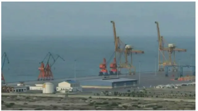 بھارت کے جہاز رانی کے وزیر نتین گیدکاری نے ایران کےمختصر دورے کے دوران ایران کےساتھ مفاہمت کی یاداشت پر دستخط کیے