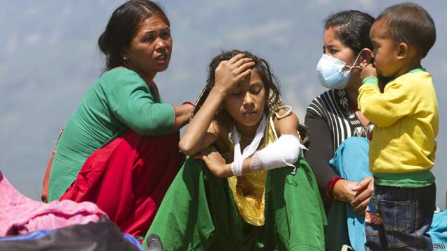 नेपाल भूकंप में बचे लोग