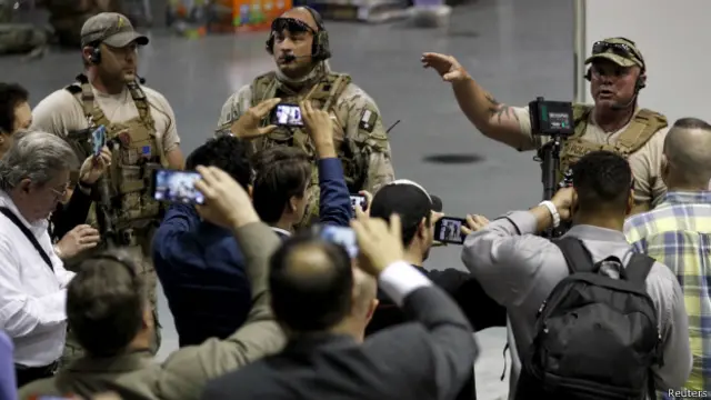 Сотрудники SWAT на конференции