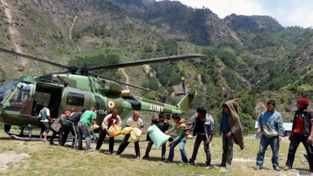 Доставка гуманитарной помощи в Непале