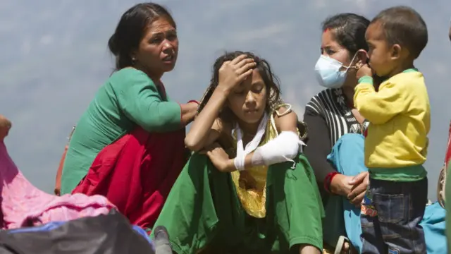 زلزلے سےسات ہزار سے زیادہ افراد کی ہلاکت اور دس ہزار کے زخمی ہونے کی تصدیق ہو چکی ہے