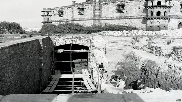 लाल क़िला बावली