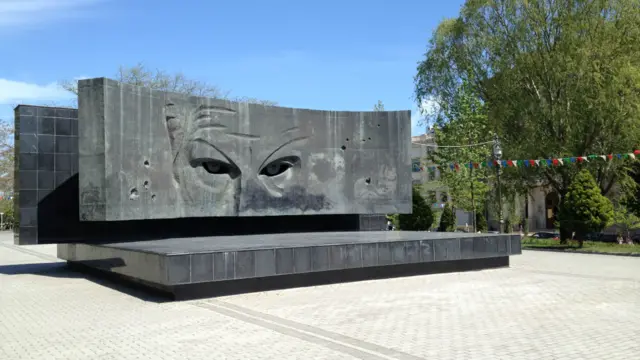 Nəsimi rayonunda Sovet kəşfiyyatçısı Rixard Zorgenin adını daşıyan parkda onun şərəfinə ucaldılmış heykəl. Bakıda Zorgenin adını daşıyan küçə də var.