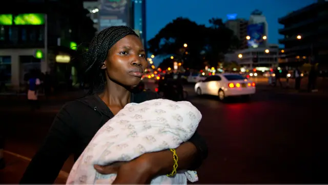 20 yaşlı Şeila Nayrobi sakinidr: Keniyada varlı ailələrin uşaqları ilə yoxsul ailələrin uşaqları arasında ölüm halları statistikasında fərq artmaqdadır