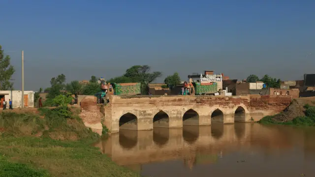 شاہ دولہ کا پل