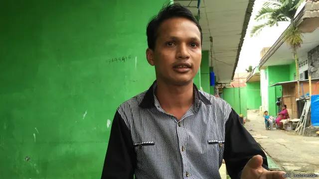 Shahed Deen nói anh đã học tiếng Anh trong khi làm việc cho các tổ chức phi chính phủ quốc tế tại Myanmar