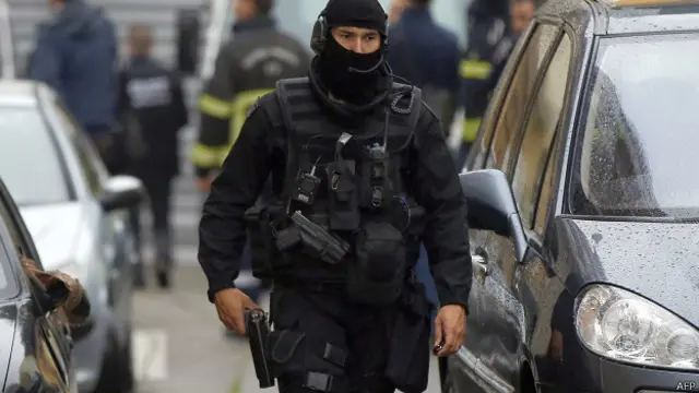 फ्रांस में सुरक्षा कर्मी