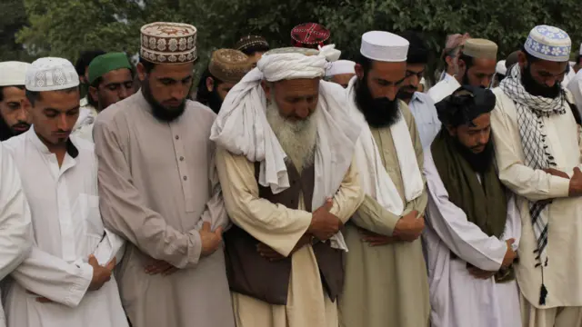 نماز جنازہ میں درجنوں افراد نے شرکت کی ۔