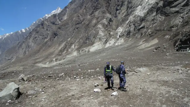 نیپال کے لانگ ٹنگ گاؤں سب سے پہلے پہنچنے والوں میں بی بی سی کے نمائندے شامل تھے