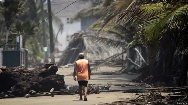 Em Guerrero, no México, o efeito da onda foi como o de um tsunami