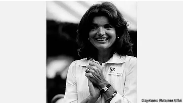 Джеки Кеннеди с Cartier Tank