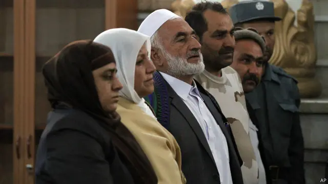 أسرة فرخندة التي أدى قتلها إلى احتجاجات واسعة ضد معاملة النساء.