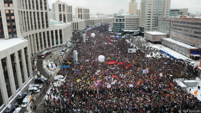 Митинг оппозиции на проспекте Сахарова в 2011 году