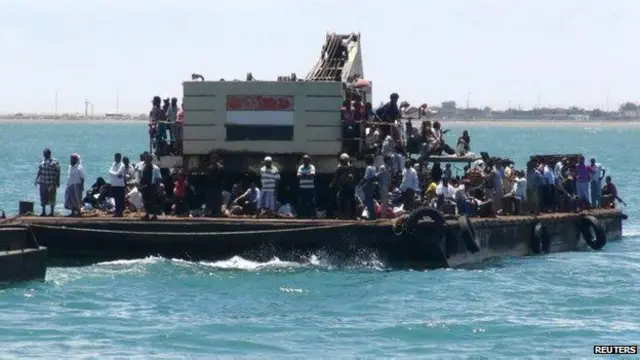 کرجی درحال حمل غیرنظامی در خلج عدن - ۵ مه