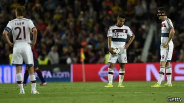 Los jugadores del Bayern aguantaron 77 minutos, pero los últimos 13 minutos los dejaron prácticamente sentenciados.