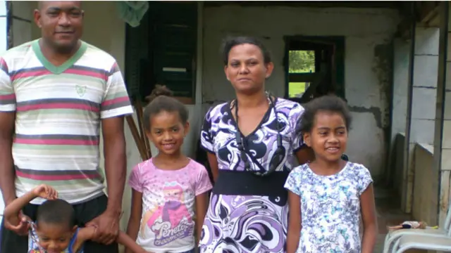 Xanım Toledo öz ailəsi ilə birlikdə kənddə yaşayır və həkimə ehtiyacı var 