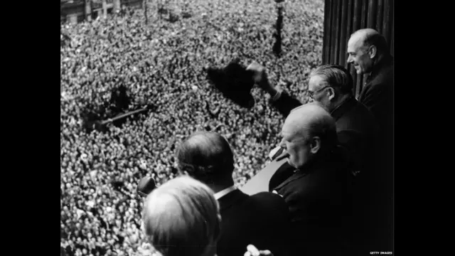 رئيس الحكومة وينستون تشرتشل