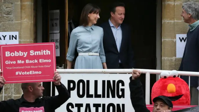 ملک بھر میں پانچ کروڑ ووٹرز کے لیے 50 ہزار کے قریب پولنگ سٹیشن بنائے گئے ہیں