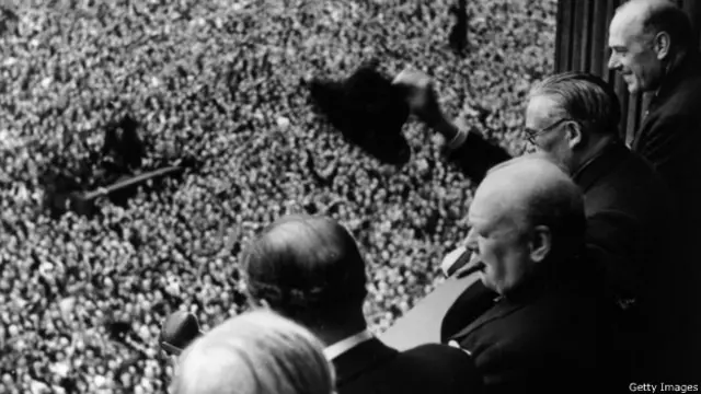 Churchill en el Ministerio de Salud