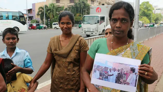 සහජීවනය ඇති කිරීමේ පදනම වන්නේ සත්යය හඳුනාගැනීම බව සෙනී කිවිඳිය ගේ මතයයි