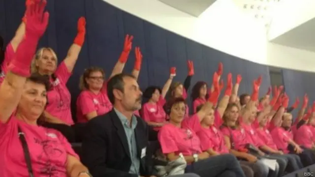 греческие уборщицы в парламенте