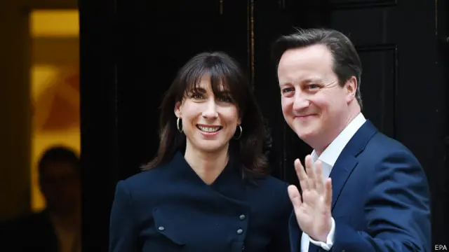 外國政要陸續向卡梅倫表示祝賀。