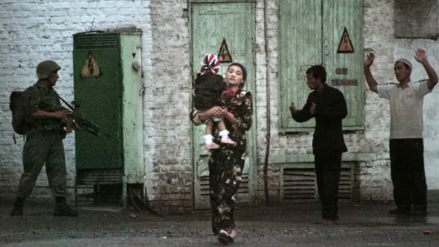 Айримлар Ўзбекистон армияси Андижонда ўз халқига ўқ узганини эслатган.