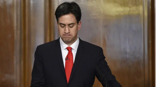 یډ مېلېبند له ماتې وروسته ډېر خواشیني د دریځ سر ته راغی او استعفا یې ورکړه. 