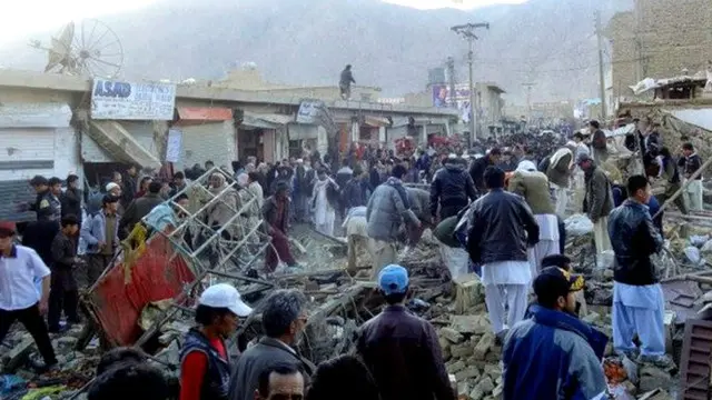 در این انفجار انتحاری در بازاری در شهر کویته پاکستان دست کم 79 نفر کشته و 180 نفر مجروح شدند. 