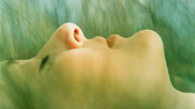 درجات الحرارة المنخفضة أثناء النوم تعمل على تراكم المادة اللزجة "ميبيوم"