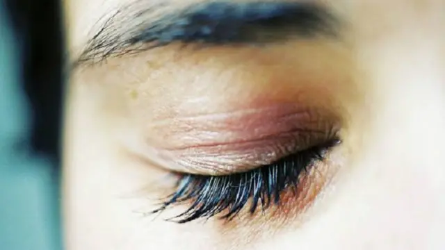 ميبيوم هو الاسم العلمي للمادة اللزجة التي تتشكل في أعيننا أثناء النوم