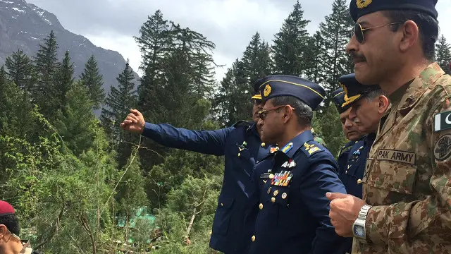 ایئر چیف مارشل سہیل اعوان نے جائے حادثہ کا معائنہ کیا اور زخمیوں کی عیادت کی۔ 