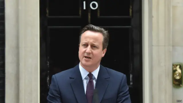 قومی سلامتی کونسل کے ہفتہ وار اجلاس میں ڈیوڈ کیمرون یہ بھی کہیں گے کہ یہ نئے قوانین لوگوں کے لیے شدت پسندی کی تشہیر مشکل بنا دیں گے