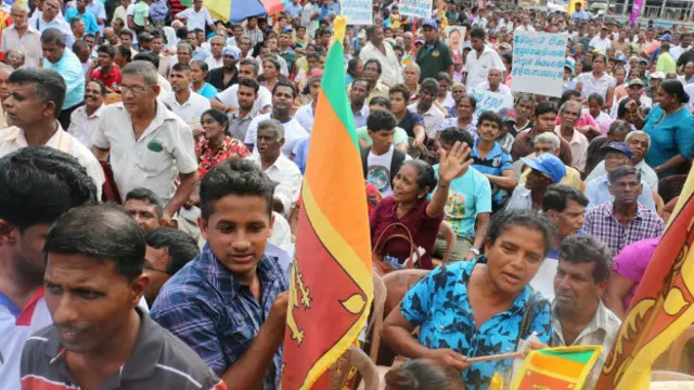 "හිටපු ජනාධිපතිවරයා කියා සිටිය, මීට කලින් ශ්‍රී ලංකා නිදහස් පක්ෂය බෙදුණු වෙලාවලදී ගොඩක් කාලයක් විපක්ෂයේ රැඳී ඉන්න සිද්ද වුනා කියල"