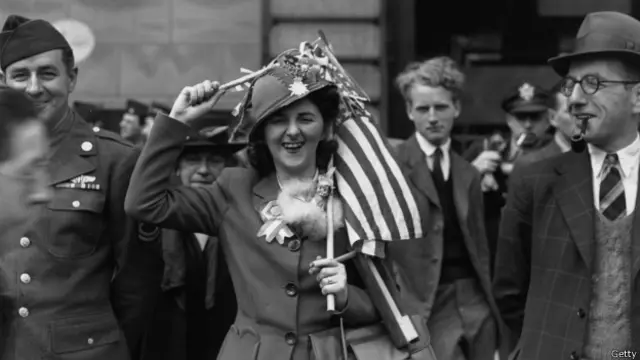 胜利日的伦敦民众