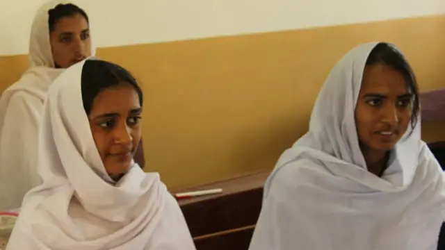 قومی اسمبلی میں قائد حزب اختلاف سید خورشید شاہ کا ضلع سکھر 148 اضلاع میں سے 73 ویں درجے پر موجود ہے