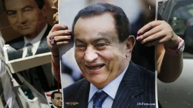 واشنطن نأت بنفسها عن مبارك بعد "موقعة الجمل" في اتصالات مع طنطاوي وعنان وعمر سليمان