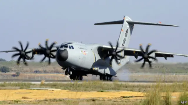 A400M运输机是空中客车公司（ AMC）正在为8个欧洲国家空军研制的远程战术运输机。（资料图片）