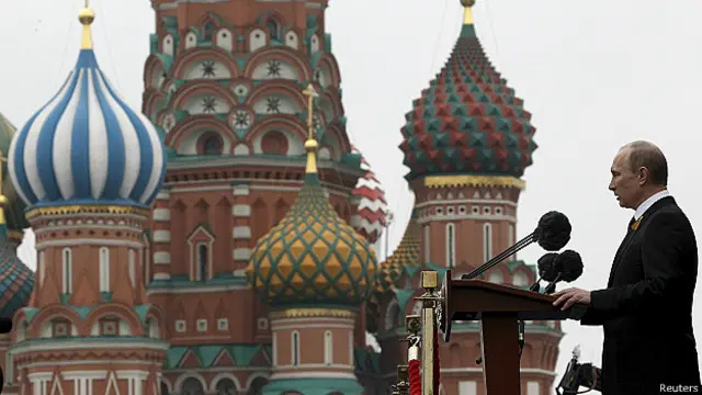 Vladimir Putin, Rusya'nın kendisine has bir demokrasi anlayışı olduğunu savunuyor.