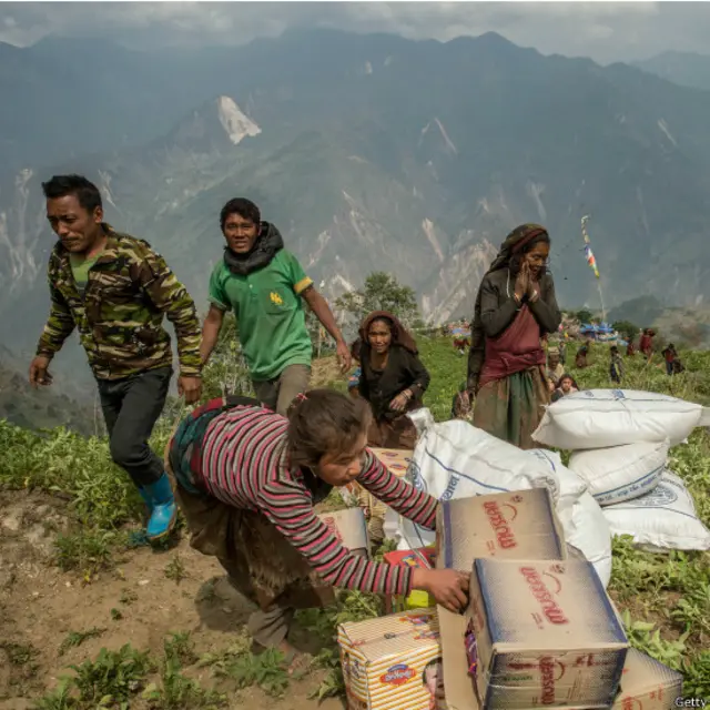 تكثر في جبال الهيمالايا الأعشاب التي لها استخدامات طبية