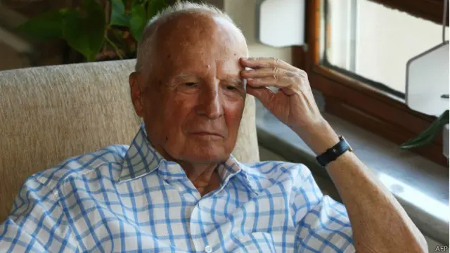 كان إفرين يعاني من اعتلال صحته منذ عام 2012