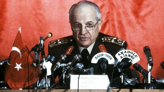 حکومت کا تختہ النٹے کے بعدجنرل کنعان اورن نو سال تک صدر رہے