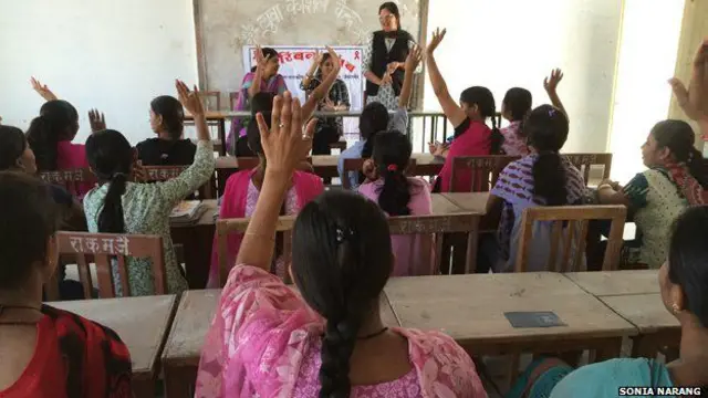 गर्ल्स कॉलेज की छात्राएं, जैसलमेर