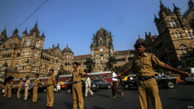 تہواروں کے دوران پولیس کی ذمہ داری میں اضافہ ہو جاتا ہے