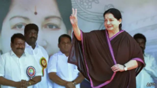 ဂျာယာလာလီသာဟာ အိန္ဒိယ တောင်ပိုင်း နိုင်ငံရေး လောကရဲ့ ဦးဆောင်သူ တစ်ယောက် အနေနဲ့ နှစ်ပေါင်းများစွာ ရှိနေခဲ့။