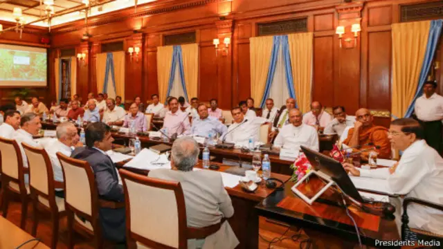 යෝජිත මැතිවරණ ක්‍රමය පිළිබඳව පක්‍ෂ නායක රැස්වීමේ දී 